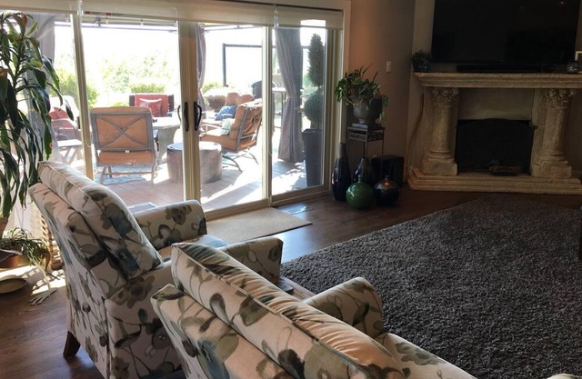 Stunning Spruce Meadows and Fish Creek Park , Mountain Views, 5 bedrooms