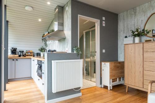 Stunning Sustainable Pod on Old Chalford Farm!