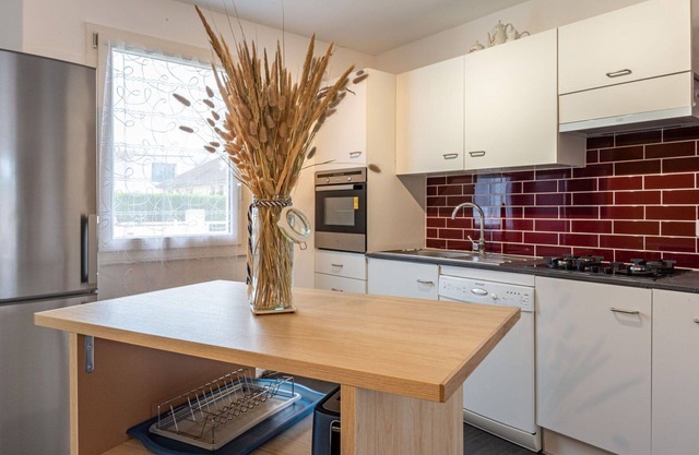 Stunning villa for 4 guests with WIFI, TV, terrace and pets allowed