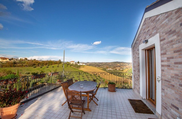 Stunning villa for 6 guests with WIFI, A/C and terrace