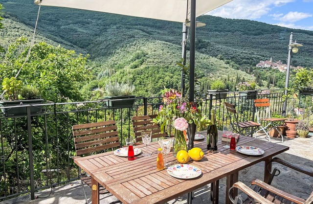 Stunning villa for 6 people with terrace