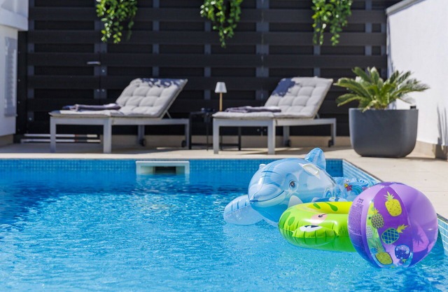 Stunning villa for 6 people with private pool, A/C, WIFI, TV, terrace and panoramic view