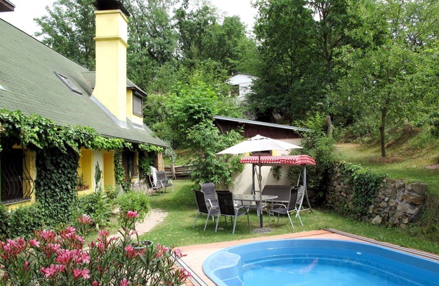 Stunning villa for 6 people with A/C, WIFI, private pool, TV and patio