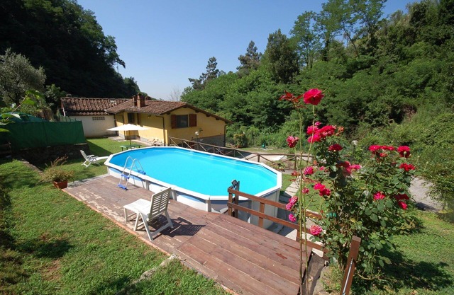Stunning villa for 6 guests with private pool, internet, TV, patio and pets allowed