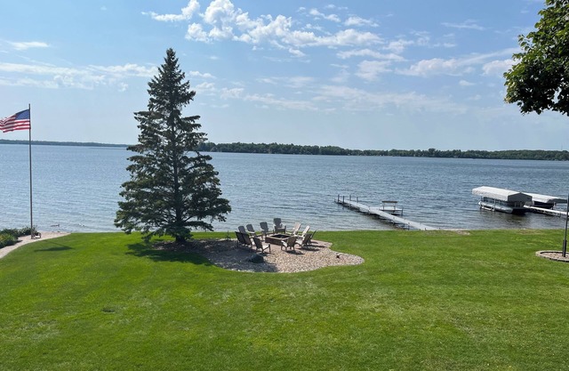 Stupendous Lake Ida Home on the Water and close to Carlos Creek Winery. Lic2061