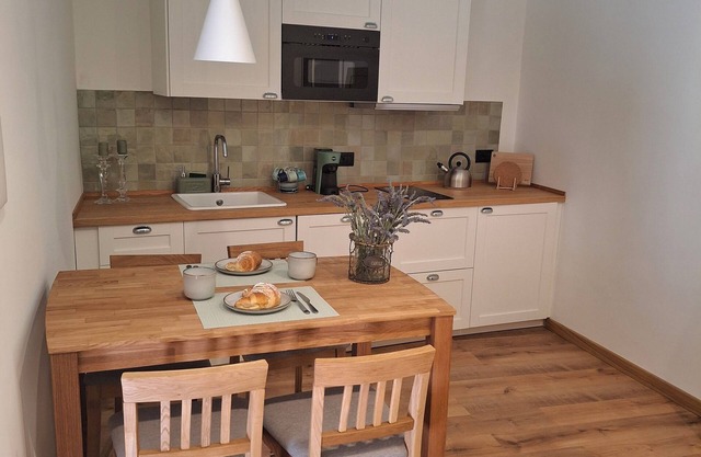 Style and functionality, for a unique stay in the medieval district of Bolsena.