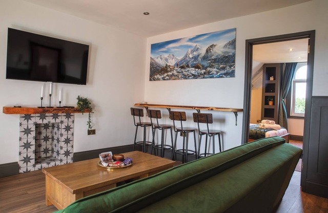 Stylish 2 bed Apt in Exeter - Free parking, Self Check-In! Sleeps 2-4