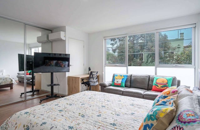 Stylish 2BR Brunswick Home