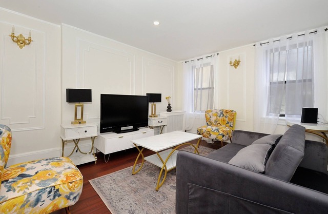 Stylish 2BRApt in Little Italy –Near SoHo&Downtown