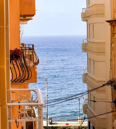 Stylish 3 Bedroom Apt in the Heart of Sliema S10