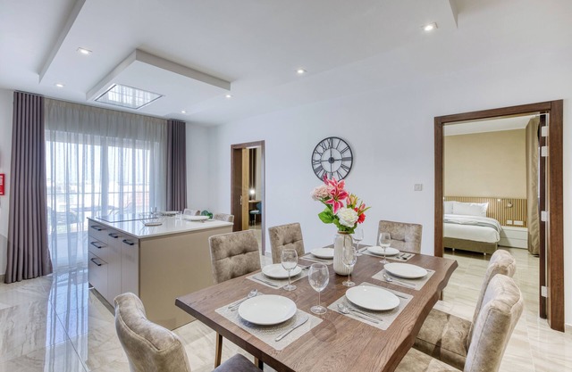 ✨ Stylish 3-bedroom in Swieqi 🇲🇹 – just minutes from beaches, restaurants & nightlife 🌊🍴🎶. Your perfect Malta getaway awaits! 🌴☀️