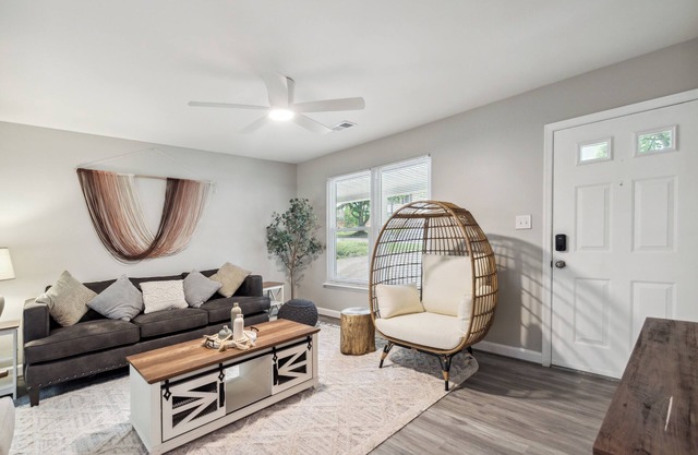 Stylish 3BD 2BA Rancher Near BWI, FT Meade, Live Casino, Baltimore!