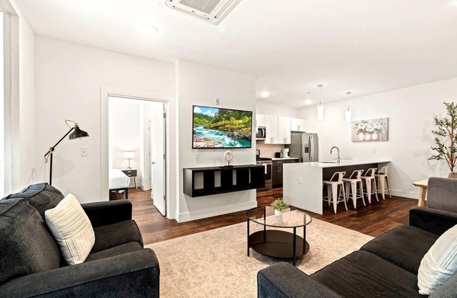 Stylish 3BD | Sleeps 8| Northern Liberties