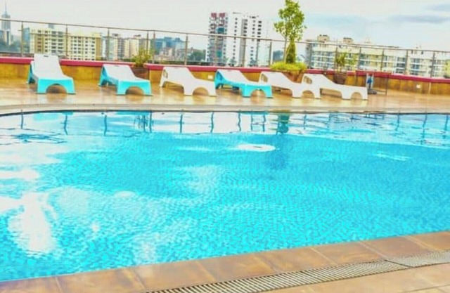 Stylish 4 bedroom Apartment with a Sauna and pool