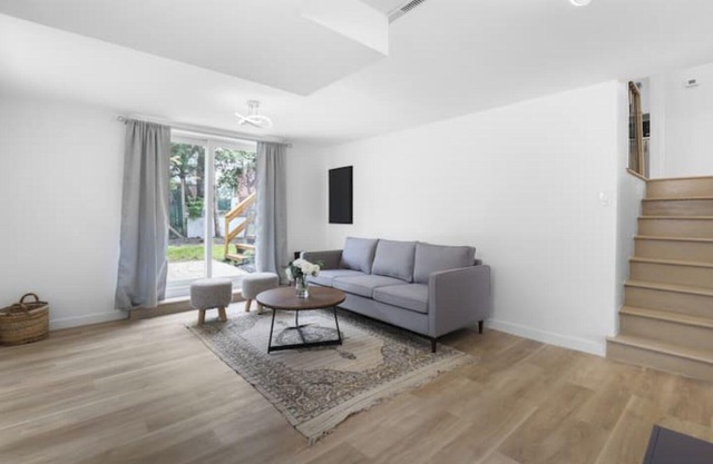 Stylish 4BR House close to DT