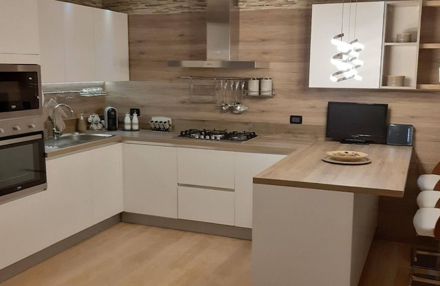 Stylish and cosy mini with garage