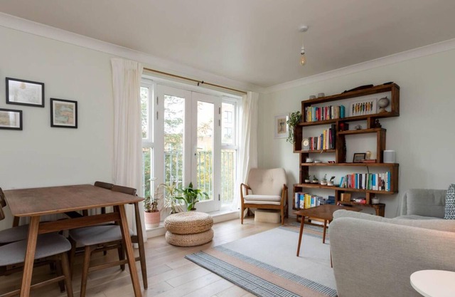 Stylish and Light 1 Bedroom Flat Near Victoria Park