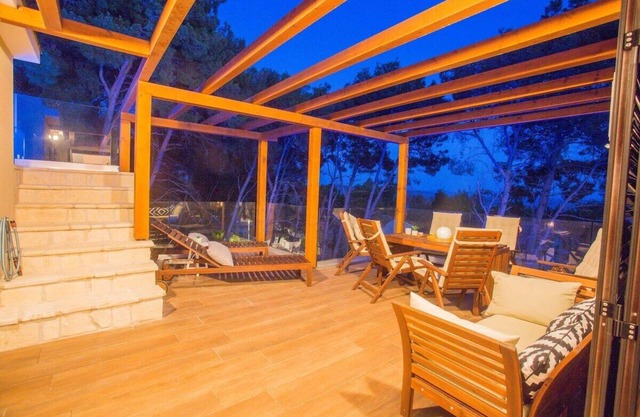 Stylish Apartment HighLife with Terrace and Private Pool