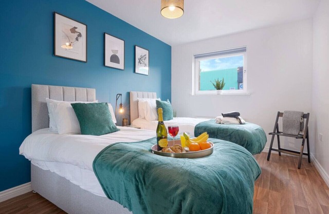 Stylish Apartment near City Centre w/Free Parking