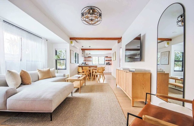 Stylish Duplex Villa w Rooftop Garden