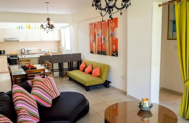 Stylish Large Apartment 10 minutes from the seaside