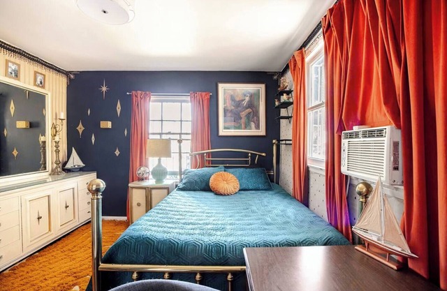 Stylish Mid Century Modern Spacious Sanctuary 1 BR in heart of Hollywood