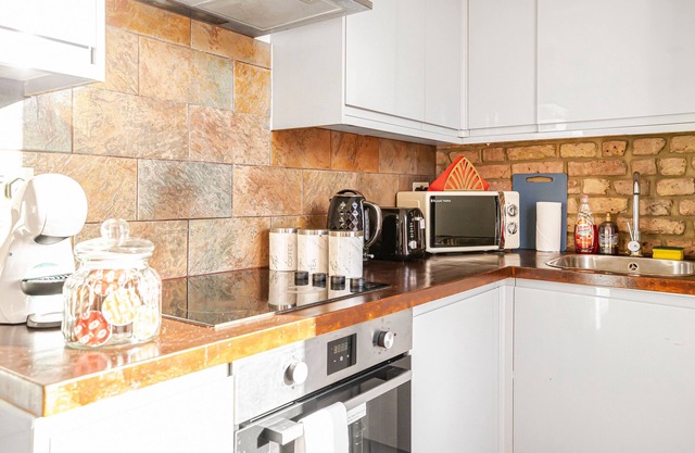 Stylish Modern 1 Bed Apartment in London NW6*16