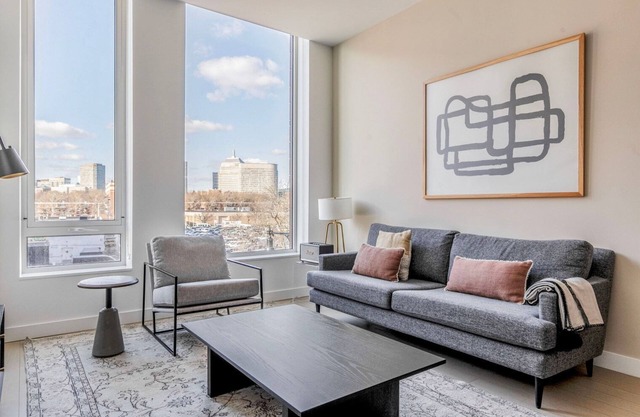 Stylish South End Studio w/W/D & Gym, nr Whole Foods, by Blueground