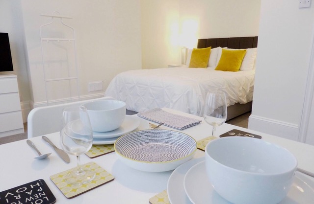 Stylish studio apartment in central Hove.