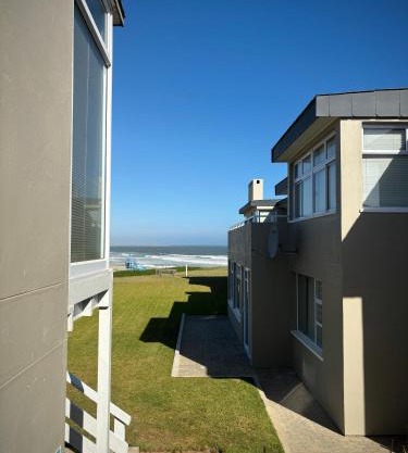 Stylish unit with amazing view