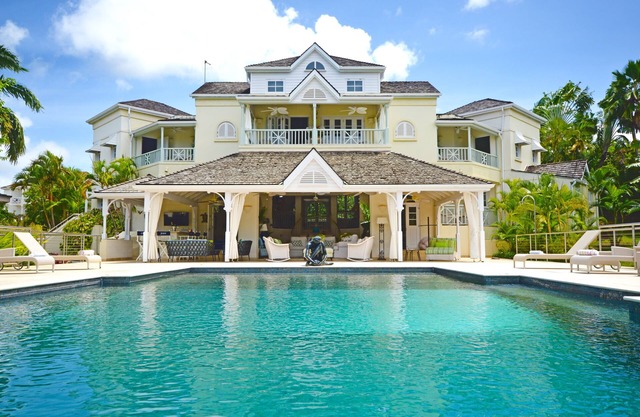 Sugar Hill Villa with infinity pool & club access