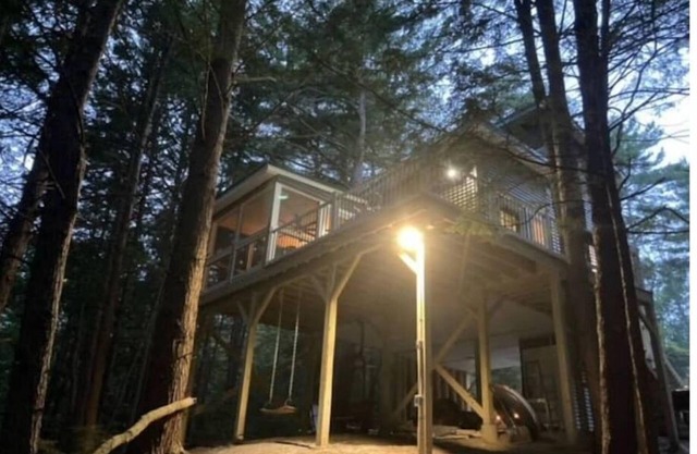 Sugar River Treehouse -relaxing escape among the trees on the serene Sugar River