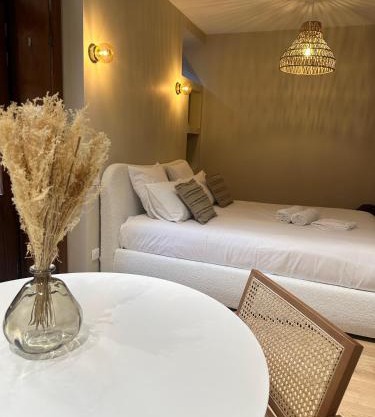 Suite Élan by CollectionAura - Hypercentre Charleville-Mézières