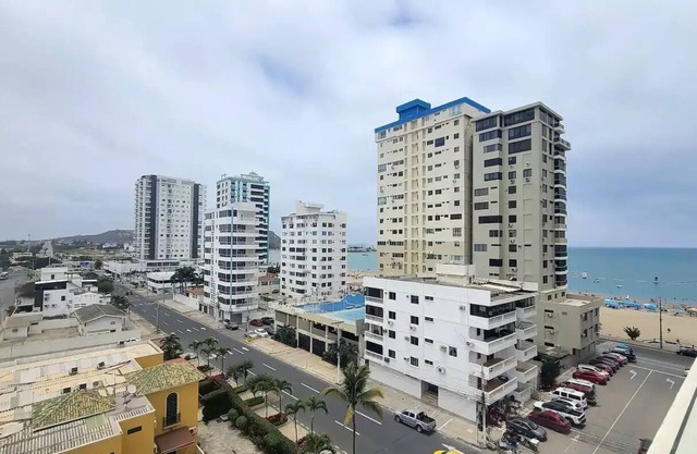 Suite 1min beach family friendly WiFi