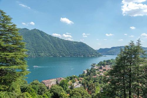 Suite in Villa Emilia- amazing lake view
