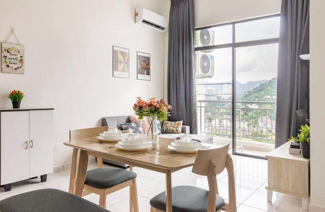 Suites Bayan Lepas