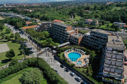 Suites Marilia Apartments Pool Side - Suite Livorno Holiday Home Group