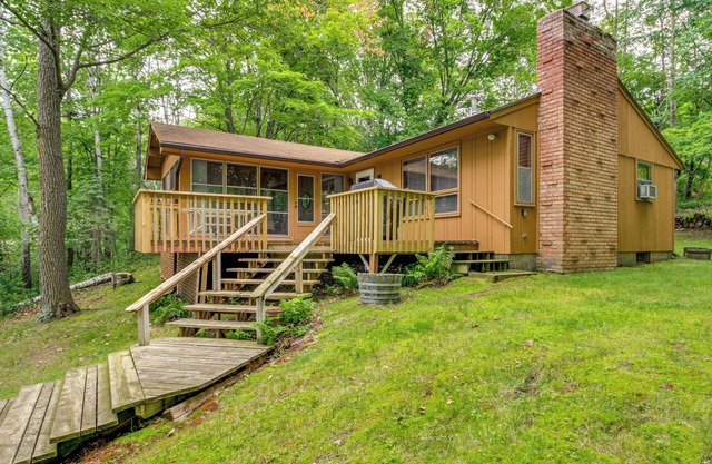 Sullivan Lake Retreat w/Private Dock + Fire Pit!