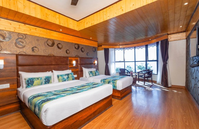 Sumi Queen's Yard Rink Mall Darjeeling