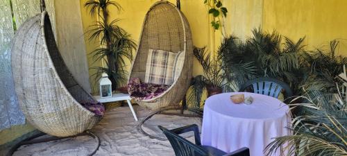 Summer bungalo trailer