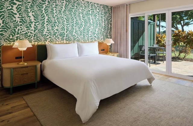 Summer Getaway! Beachfront Property with Outdoor Swimming Pool, Tennis Courts