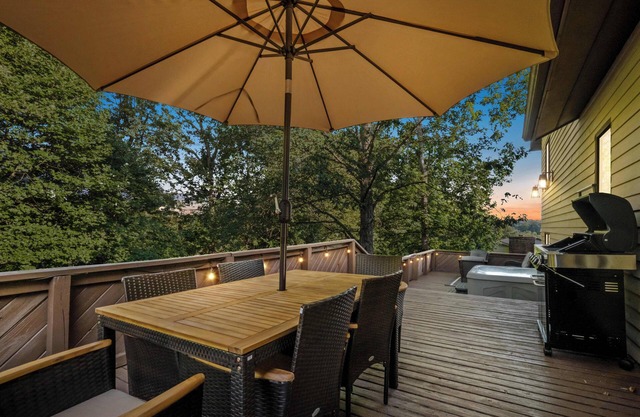Summersville 3-Bedroom Retreat with Hot Tub, Game Room and Spacious Outdoor Deck