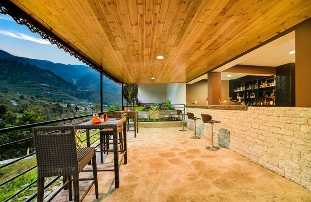 Summit Khangri Karpo Retreat and Spa