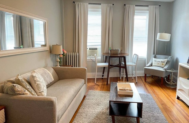 Sun-Filled w/City Views public transportation