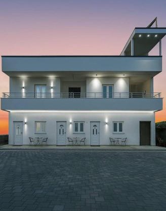 Sunlake Villa