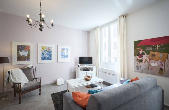 SunlightProperties L'ARTISTE: a charming apartment in the Port area of Nice