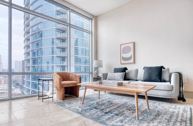 Sunlit Downtown 2BR w/Gym, W/D & Deck, nr Town Lake Park, by Blueground