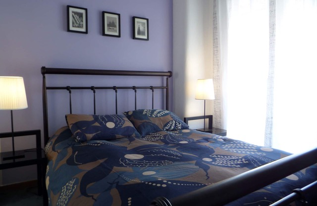 Sunny 2BR Penthouse within walking distance to Acropolis ideal for families