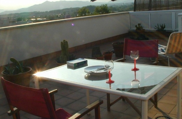 Sunny Girona City with roof garden & Pyreneese Beautiful view