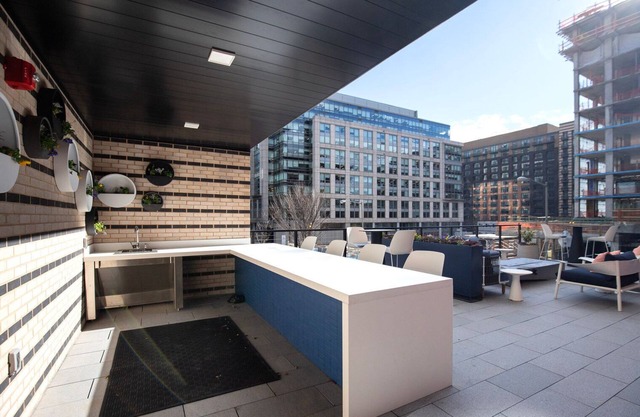 Sunny NoMa Studio w/W/D, Concierge & Gym, nr Metro, by Blueground